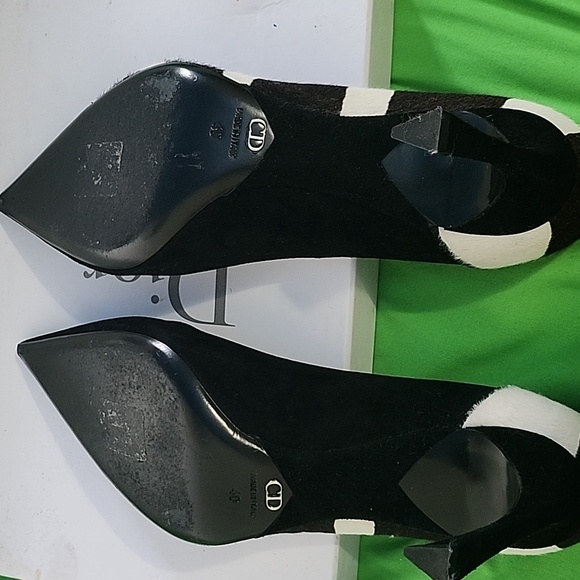 Shoes/ authentic - Picture 2 of 6